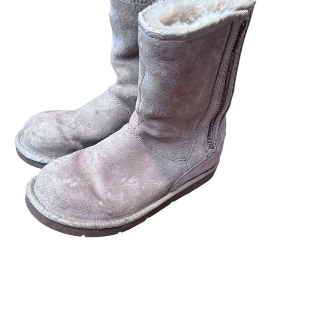 UGG Women's Soft tan Winter Boots zip up shearling - Picture 2 of 9